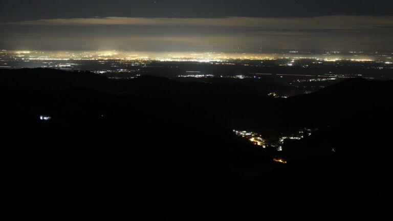 Dieses Bild zeigt eine Webcam-Aufnahme vom Achertal, aufgenommen am Mittwoch, den 19.11.2025 um 04:30 Uhr. Die Temperatur betrug -4.1°C.