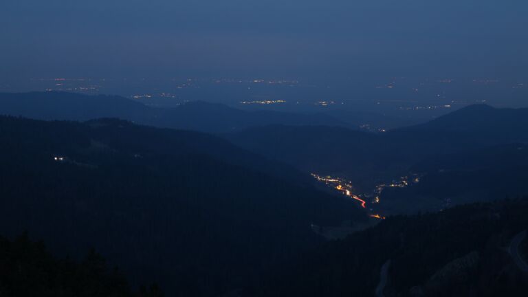 Dieses Bild zeigt eine Webcam-Aufnahme vom Achertal, aufgenommen am Montag, den 09.03.2026 um 06:10 Uhr. Die Temperatur betrug 7.9°C.