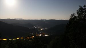 Dieses Bild zeigt eine Webcam-Aufnahme vom Achertal, aufgenommen am Dienstag, den 28.07.2026 um 01:30 Uhr. Die Temperatur betrug 16.2°C.