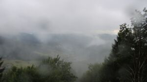 Dieses Bild zeigt eine Webcam-Aufnahme vom Achertal, aufgenommen am Montag, den 27.07.2026 um 07:40 Uhr. Die Temperatur betrug 13.1°C.
