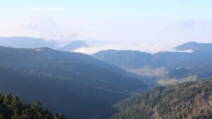 Dieses Bild zeigt eine Webcam-Aufnahme vom Achertal, aufgenommen am Samstag, den 13.12.2025 um 13:10 Uhr. Die Temperatur betrug 7.9°C.