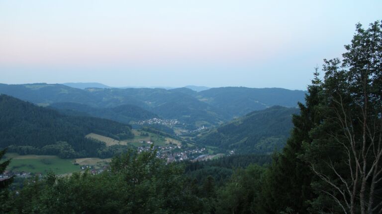Dieses Bild zeigt eine Webcam-Aufnahme vom Achertal, aufgenommen am Montag, den 22.06.2026 um 05:20 Uhr. Die Temperatur betrug 25.2°C.