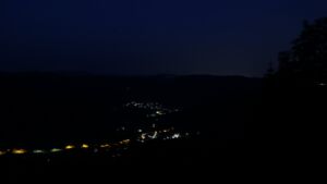 Dieses Bild zeigt eine Webcam-Aufnahme vom Achertal, aufgenommen am Montag, den 25.05.2026 um 04:10 Uhr. Die Temperatur betrug 20.1°C.