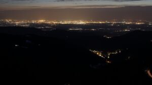 Dieses Bild zeigt eine Webcam-Aufnahme vom Achertal, aufgenommen am Donnerstag, den 02.04.2026 um 21:10 Uhr. Die Temperatur betrug 5.2°C.