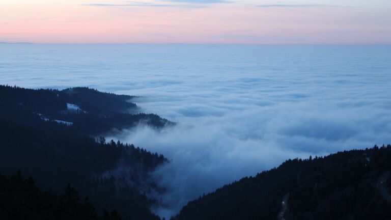 Dieses Bild zeigt eine Webcam-Aufnahme vom Achertal, aufgenommen am Sonntag, den 18.01.2026 um 17:20 Uhr. Die Temperatur betrug 3.2°C.