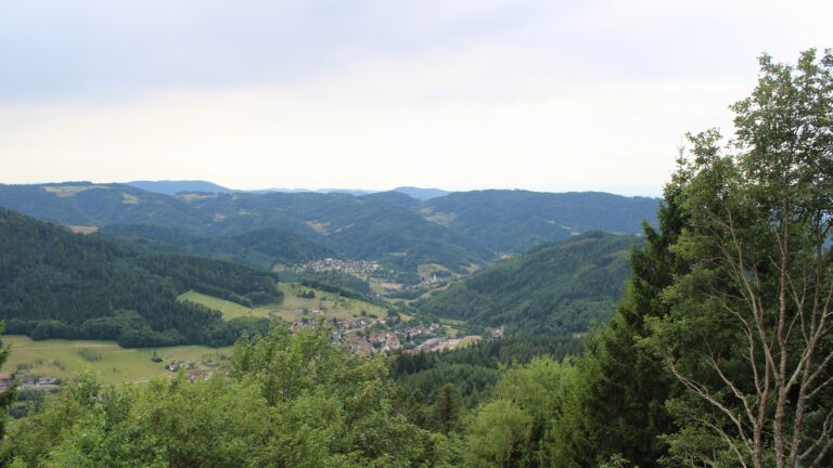 Dieses Bild zeigt eine Webcam-Aufnahme vom Achertal, aufgenommen am Samstag, den 25.07.2026 um 14:40 Uhr. Die Temperatur betrug 26.8°C.