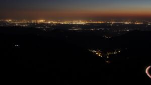 Dieses Bild zeigt eine Webcam-Aufnahme vom Achertal, aufgenommen am Mittwoch, den 22.04.2026 um 21:50 Uhr. Die Temperatur betrug 5.9°C.