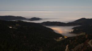 Dieses Bild zeigt eine Webcam-Aufnahme vom Achertal, aufgenommen am Samstag, den 08.11.2025 um 01:00 Uhr. Die Temperatur betrug 7.3°C.