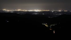 Dieses Bild zeigt eine Webcam-Aufnahme vom Achertal, aufgenommen am Samstag, den 05.07.2025 um 02:00 Uhr. Die Temperatur betrug 17.2°C.