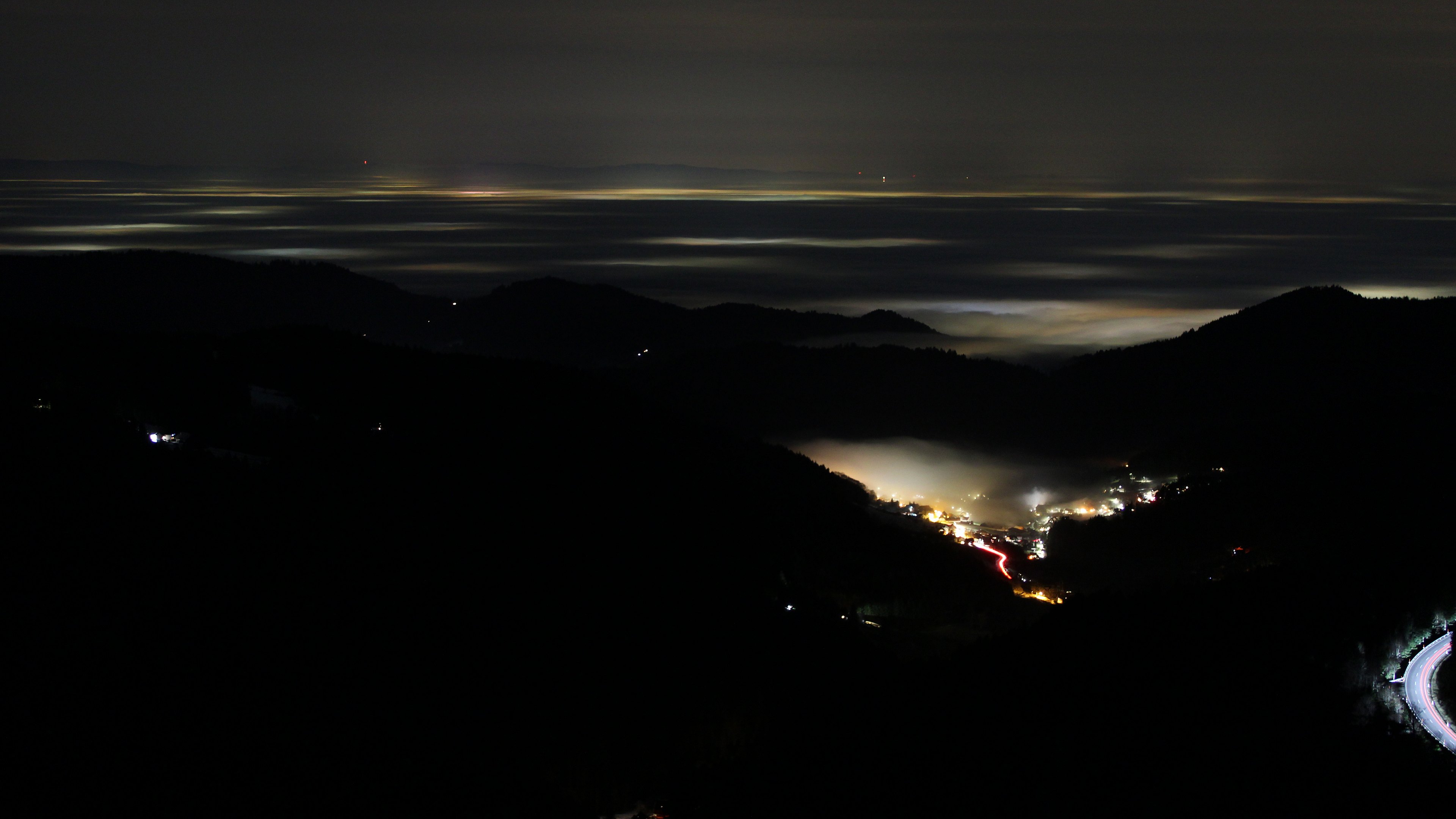 Dieses Bild zeigt eine Webcam-Aufnahme vom Achertal, aufgenommen am Mittwoch, den 21.01.2026 um 21:00 Uhr. Die Temperatur betrug 4.1°C.
