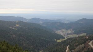 Dieses Bild zeigt eine Webcam-Aufnahme vom Achertal, aufgenommen am Mittwoch, den 10.12.2025 um 12:50 Uhr. Die Temperatur betrug 6.3°C.