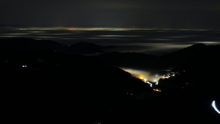 Dieses Bild zeigt eine Webcam-Aufnahme vom Achertal, aufgenommen am Dienstag, den 20.01.2026 um 20:40 Uhr. Die Temperatur betrug 5.9°C.