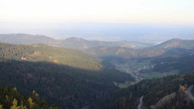 Dieses Bild zeigt eine Webcam-Aufnahme vom Achertal, aufgenommen am Donnerstag, den 09.04.2026 um 07:40 Uhr. Die Temperatur betrug 11.6°C.