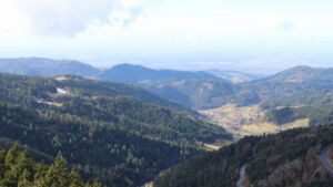 Dieses Bild zeigt eine Webcam-Aufnahme vom Achertal, aufgenommen am Samstag, den 07.02.2026 um 13:10 Uhr. Die Temperatur betrug 9.4°C.