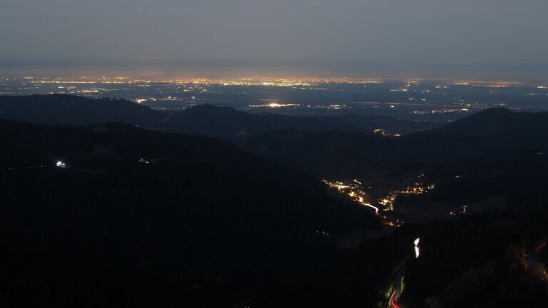 Dieses Bild zeigt eine Webcam-Aufnahme vom Achertal, aufgenommen am Donnerstag, den 18.12.2025 um 07:20 Uhr. Die Temperatur betrug 5.1°C.