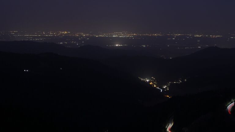 Dieses Bild zeigt eine Webcam-Aufnahme vom Achertal, aufgenommen am Freitag, den 14.11.2025 um 06:40 Uhr. Die Temperatur betrug 17.8°C.