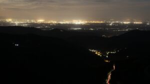 Dieses Bild zeigt eine Webcam-Aufnahme vom Achertal, aufgenommen am Mittwoch, den 29.04.2026 um 04:10 Uhr. Die Temperatur betrug 7.4°C.