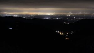 Dieses Bild zeigt eine Webcam-Aufnahme vom Achertal, aufgenommen am Donnerstag, den 27.11.2025 um 05:00 Uhr. Die Temperatur betrug -2.8°C.