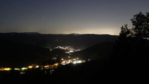 Dieses Bild zeigt eine Webcam-Aufnahme vom Achertal, aufgenommen am Dienstag, den 22.09.2026 um 05:50 Uhr. Die Temperatur betrug 10.2°C.