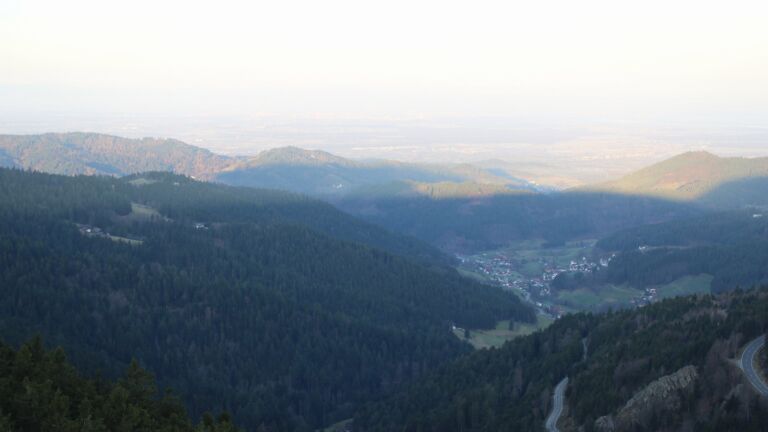 Dieses Bild zeigt eine Webcam-Aufnahme vom Achertal, aufgenommen am Dienstag, den 03.03.2026 um 07:40 Uhr. Die Temperatur betrug 7.6°C.