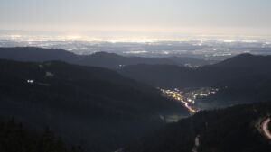 Dieses Bild zeigt eine Webcam-Aufnahme vom Achertal, aufgenommen am Montag, den 02.03.2026 um 05:20 Uhr. Die Temperatur betrug 4.7°C.