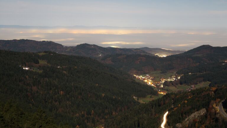 Dieses Bild zeigt eine Webcam-Aufnahme vom Achertal, aufgenommen am Donnerstag, den 06.11.2025 um 21:00 Uhr. Die Temperatur betrug 8.1°C.