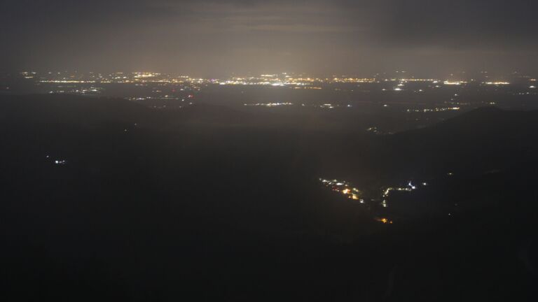 Dieses Bild zeigt eine Webcam-Aufnahme vom Achertal, aufgenommen am Sonntag, den 05.10.2025 um 02:00 Uhr. Die Temperatur betrug 2.9°C.
