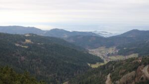 Dieses Bild zeigt eine Webcam-Aufnahme vom Achertal, aufgenommen am Mittwoch, den 17.12.2025 um 13:20 Uhr. Die Temperatur betrug 6.4°C.