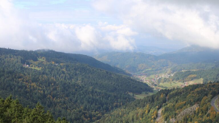 Dieses Bild zeigt eine Webcam-Aufnahme vom Achertal, aufgenommen am Donnerstag, den 09.10.2025 um 12:00 Uhr. Die Temperatur betrug 11.4°C.