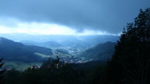 Dieses Bild zeigt eine Webcam-Aufnahme vom Achertal, aufgenommen am Dienstag, den 09.06.2026 um 05:10 Uhr. Die Temperatur betrug 13°C.