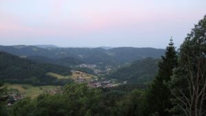 Dieses Bild zeigt eine Webcam-Aufnahme vom Achertal, aufgenommen am Montag, den 08.06.2026 um 05:20 Uhr. Die Temperatur betrug 15.5°C.