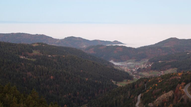 Dieses Bild zeigt eine Webcam-Aufnahme vom Achertal, aufgenommen am Freitag, den 07.11.2025 um 07:10 Uhr. Die Temperatur betrug 8.5°C.