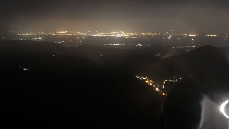 Dieses Bild zeigt eine Webcam-Aufnahme vom Achertal, aufgenommen am Sonntag, den 05.10.2025 um 01:30 Uhr. Die Temperatur betrug 2.9°C.