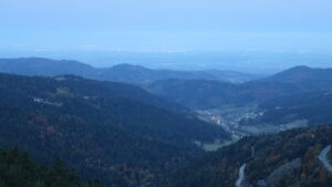 Dieses Bild zeigt eine Webcam-Aufnahme vom Achertal, aufgenommen am Sonntag, den 19.10.2025 um 07:30 Uhr. Die Temperatur betrug 7.8°C.