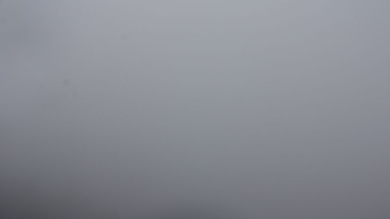 Dieses Bild zeigt eine Webcam-Aufnahme vom Achertal, aufgenommen am Montag, den 27.10.2025 um 12:50 Uhr. Die Temperatur betrug 3.2°C.