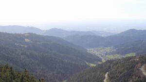 Dieses Bild zeigt eine Webcam-Aufnahme vom Achertal, aufgenommen am Montag, den 06.04.2026 um 17:30 Uhr. Die Temperatur betrug 11.8°C.