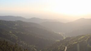 Dieses Bild zeigt eine Webcam-Aufnahme vom Achertal, aufgenommen am Donnerstag, den 30.04.2026 um 20:00 Uhr. Die Temperatur betrug 9.4°C.