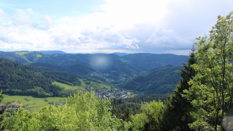 Dieses Bild zeigt eine Webcam-Aufnahme vom Achertal, aufgenommen am Donnerstag, den 14.05.2026 um 17:30 Uhr. Die Temperatur betrug 8.7°C.