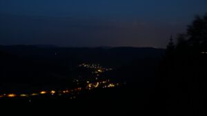Dieses Bild zeigt eine Webcam-Aufnahme vom Achertal, aufgenommen am Mittwoch, den 15.07.2026 um 04:30 Uhr. Die Temperatur betrug 22.3°C.