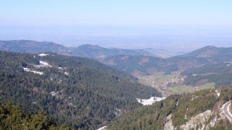 Dieses Bild zeigt eine Webcam-Aufnahme vom Achertal, aufgenommen am Donnerstag, den 02.04.2026 um 10:10 Uhr. Die Temperatur betrug 3.3°C.