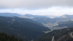 Dieses Bild zeigt eine Webcam-Aufnahme vom Achertal, aufgenommen am Sonntag, den 01.03.2026 um 09:10 Uhr. Die Temperatur betrug 3.6°C.