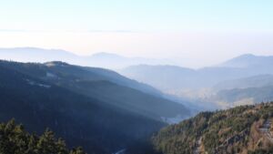 Dieses Bild zeigt eine Webcam-Aufnahme vom Achertal, aufgenommen am Samstag, den 27.12.2025 um 14:30 Uhr. Die Temperatur betrug 5.2°C.