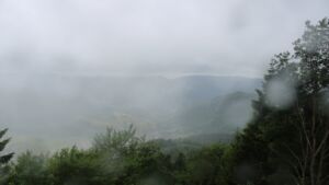 Dieses Bild zeigt eine Webcam-Aufnahme vom Achertal, aufgenommen am Donnerstag, den 11.06.2026 um 08:10 Uhr. Die Temperatur betrug 7°C.