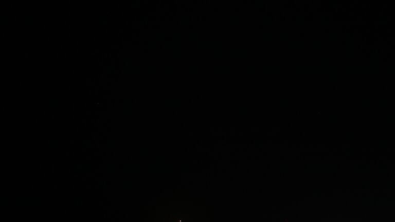 Dieses Bild zeigt eine Webcam-Aufnahme vom Achertal, aufgenommen am Dienstag, den 23.12.2025 um 21:30 Uhr. Die Temperatur betrug -3.5°C.