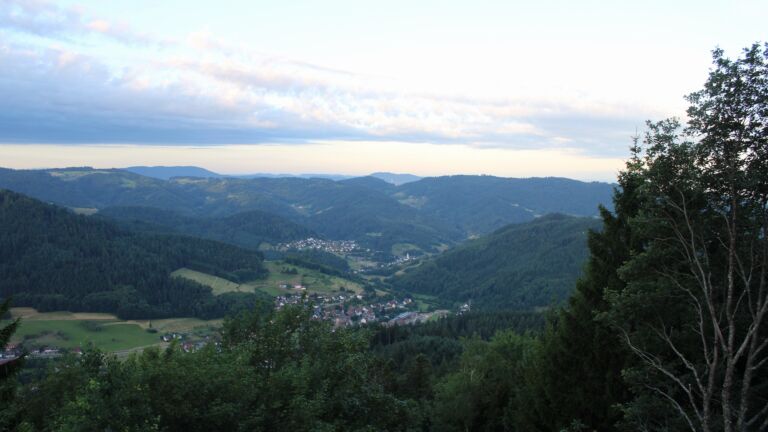 Dieses Bild zeigt eine Webcam-Aufnahme vom Achertal, aufgenommen am Sonntag, den 05.07.2026 um 06:20 Uhr. Die Temperatur betrug 17.1°C.