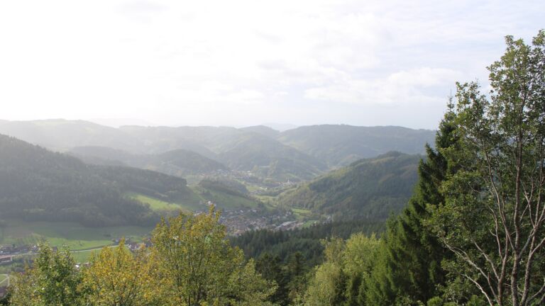 Dieses Bild zeigt eine Webcam-Aufnahme vom Achertal, aufgenommen am Montag, den 26.10.2026 um 12:10 Uhr. Die Temperatur betrug 10°C.
