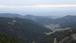 Dieses Bild zeigt eine Webcam-Aufnahme vom Achertal, aufgenommen am Freitag, den 19.12.2025 um 15:50 Uhr. Die Temperatur betrug 7.2°C.