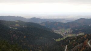 Dieses Bild zeigt eine Webcam-Aufnahme vom Achertal, aufgenommen am Samstag, den 01.11.2025 um 15:10 Uhr. Die Temperatur betrug 11.2°C.