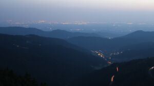 Dieses Bild zeigt eine Webcam-Aufnahme vom Achertal, aufgenommen am Freitag, den 13.06.2025 um 22:30 Uhr. Die Temperatur betrug 21.1°C.