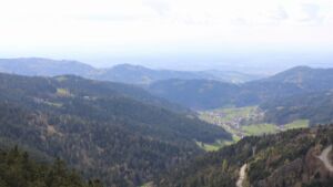 Dieses Bild zeigt eine Webcam-Aufnahme vom Achertal, aufgenommen am Donnerstag, den 16.04.2026 um 16:20 Uhr. Die Temperatur betrug 12.2°C.